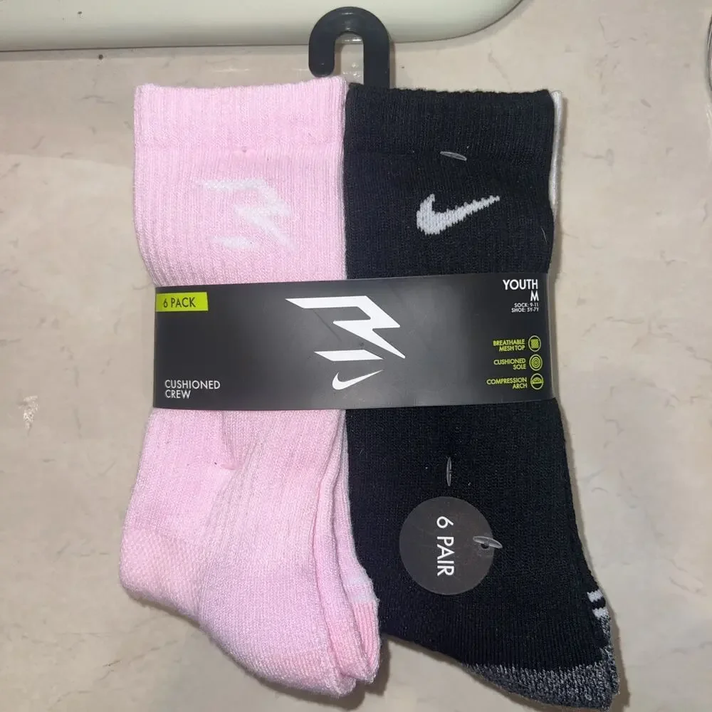 Nike Girl 6 Pair Cushioned Ankle Socks ~ Pink, Black, Gray & White YOUTH 5Y-7Y